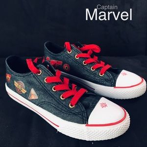 Captain marvel sneakers size 4 big girls